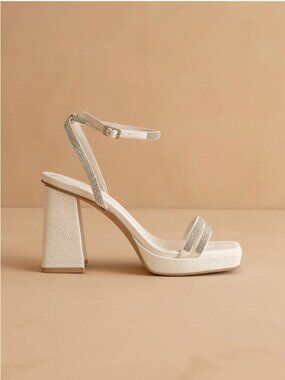 Oasis Society The Suva White Strappy Rhinestone Block Heel Comfort Sandals 8.5